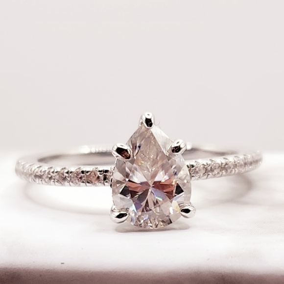 1 carat Pear Shaped Moissanite Band - Picture 3 of 9